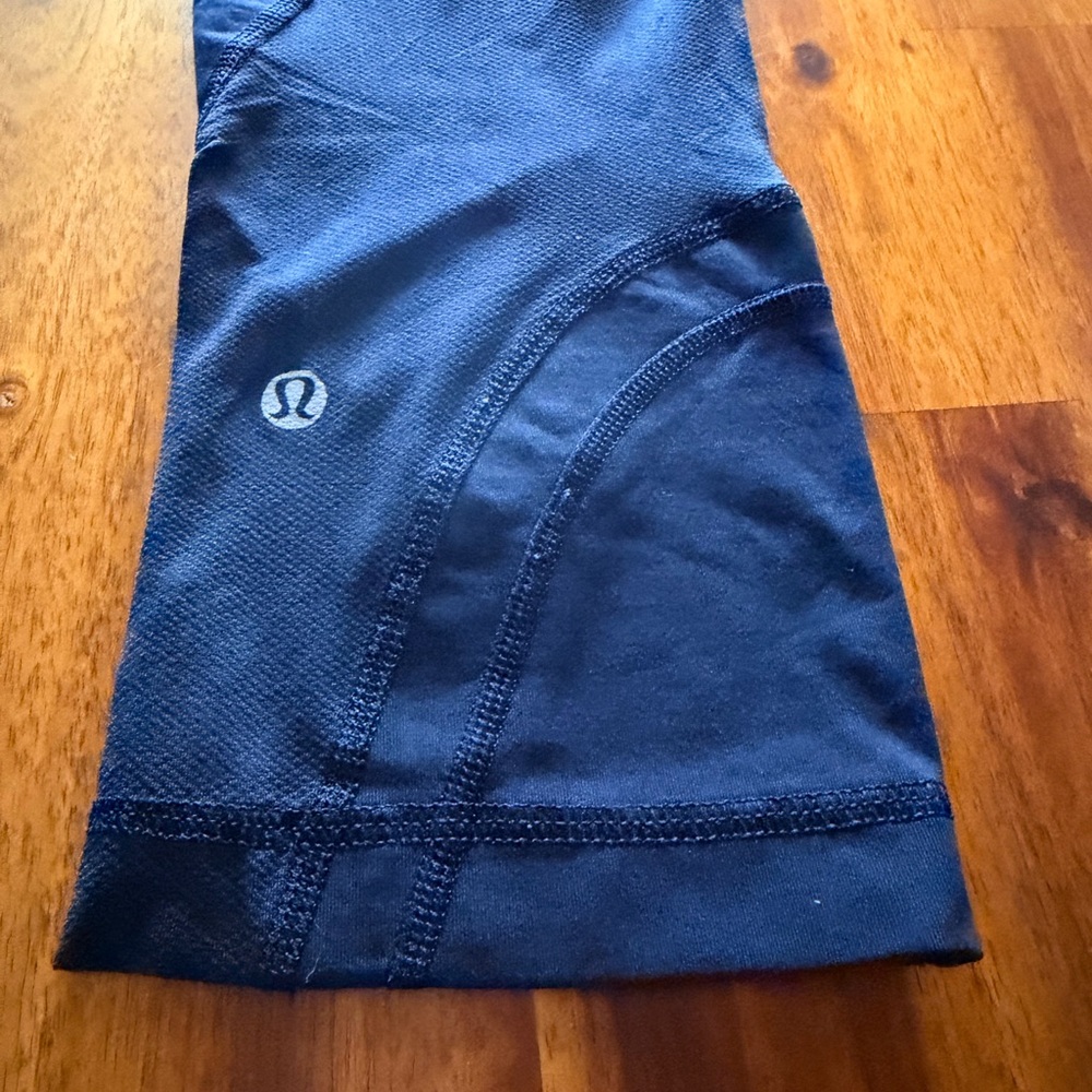 Lululemon Black Capri Cropped Leggings Size 6 - Picture 7 of 9